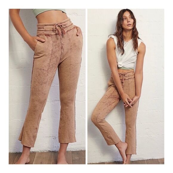 NWT Free People Movement Jagger Flare size M - Picture 1 of 12